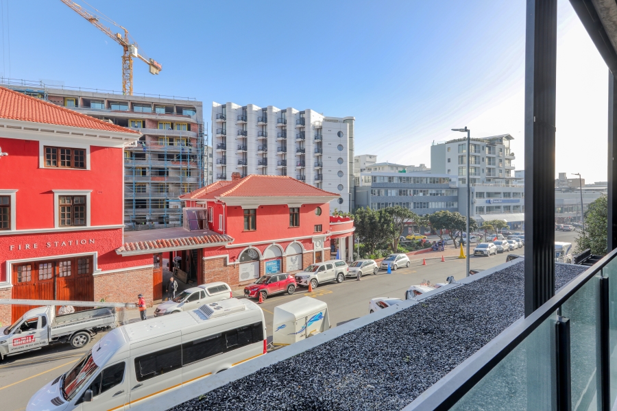 1 Bedroom Property for Sale in Sea Point Western Cape